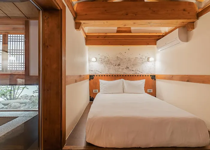 Luxury Hanok Subtle Grace Villa