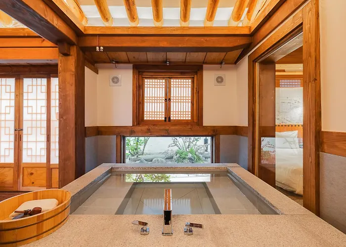 Villa Luxury Hanok Subtle Grace *