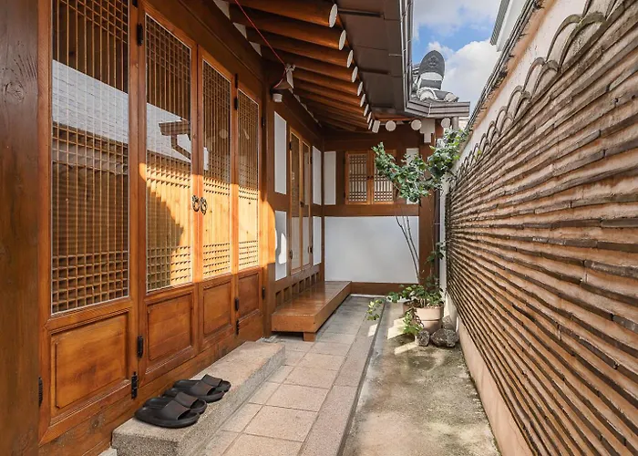 Luxury Hanok Subtle Grace Villa Seoul